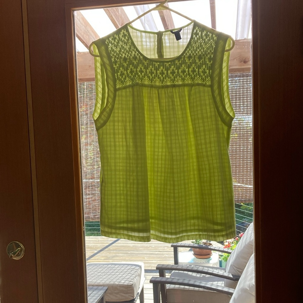 J Crew sleeveless spring green cotton shirt